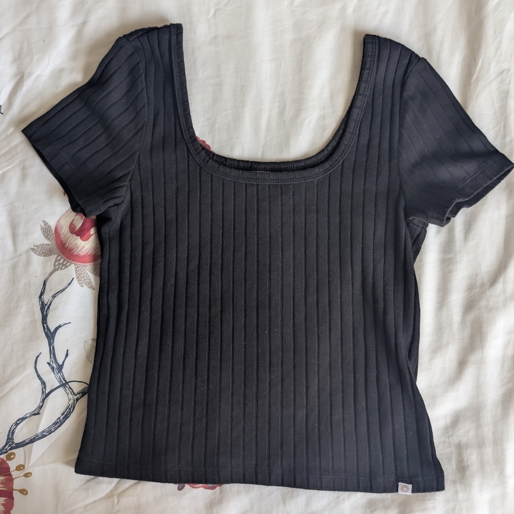 Old Navy Black Ribbed Short Sleeve Crop Top